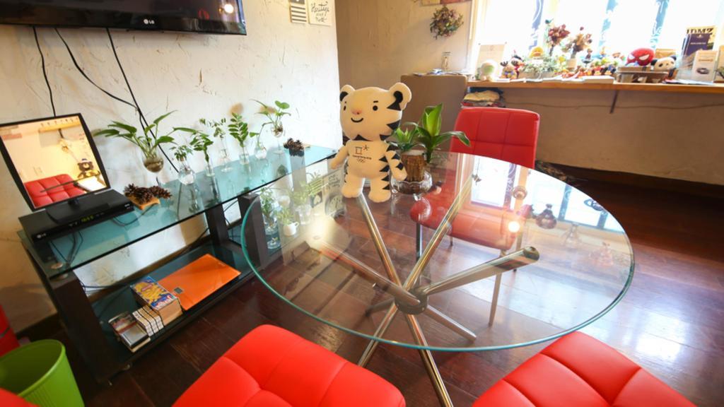Comeinn Guesthouse Hongdae - Female Only Seul Dış mekan fotoğraf